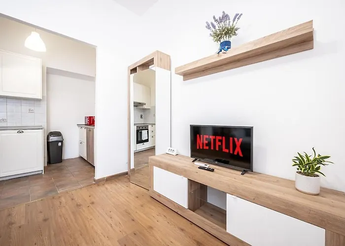 Modern Cozy 4 Min Metro Wifi Ac Apartament Rzym