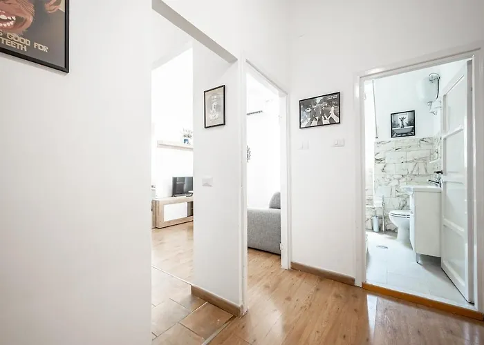 Modern Cozy 4 Min Metro Wifi Ac Apartament Rzym